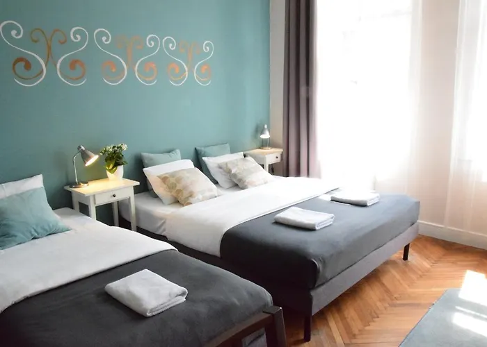 Blooms - Center By Friendly Appart hôtel