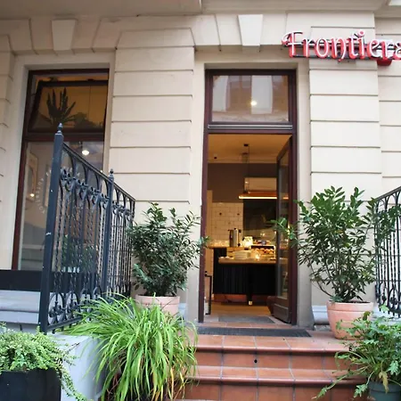 Blooms Inn - City Center Poznan By Friendly Apartments *