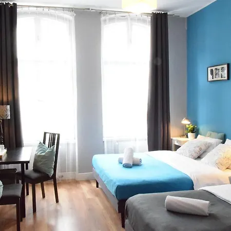 Blooms Inn - City Center Poznan By Friendly Apartments * Poznan
