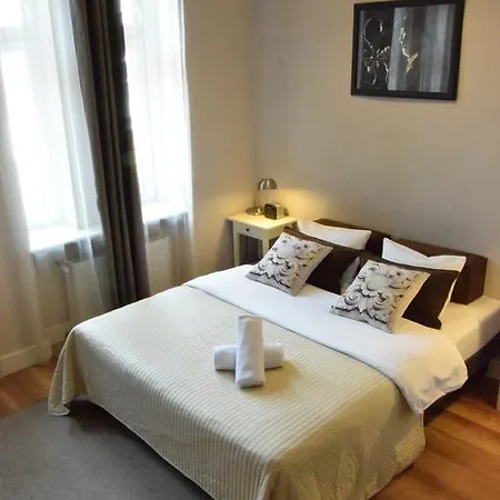 Blooms Inn - City Center Poznan By Friendly Apartments Poznan