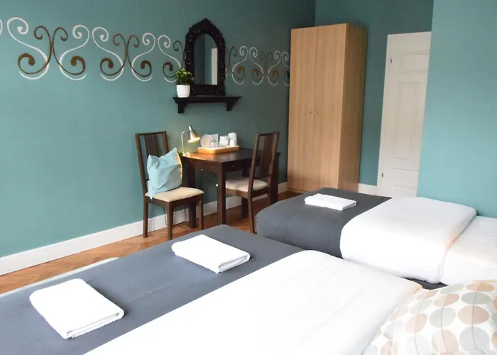 Blooms - Center By Friendly